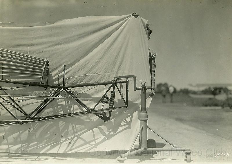 1932 Waco UEC 02.jpg
